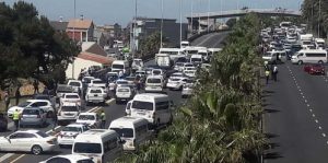 Taxi drivers wreaks havoc in Western Cape amidst ongoing strikes and protest, disrupting traffic from major cities