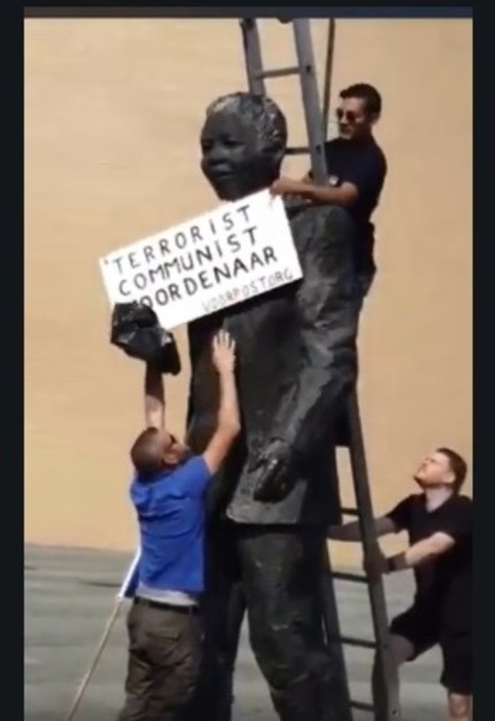 mandela statue